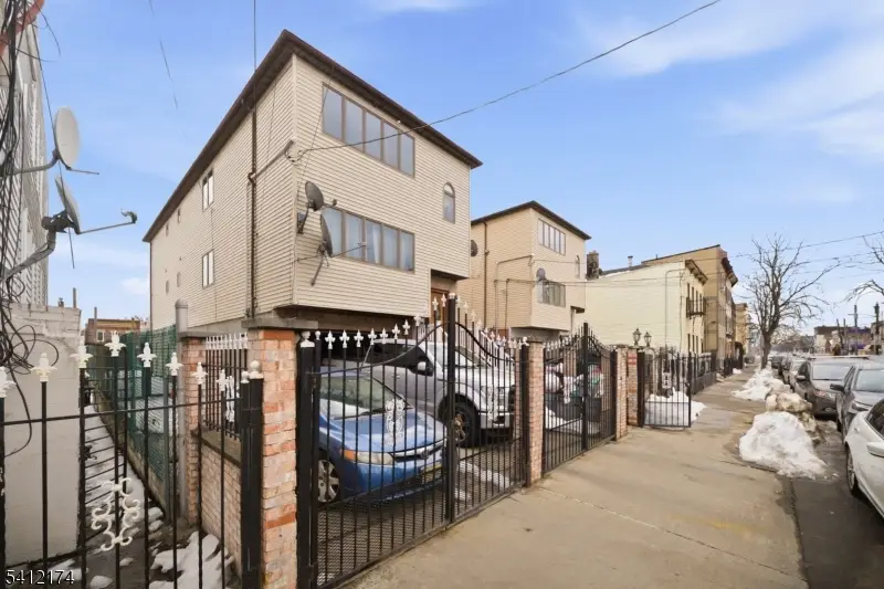 595 N 5th St, Newark, NJ 07107 - #1