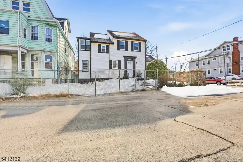 72 Lindsley Ave, Newark, NJ 07106 - #3