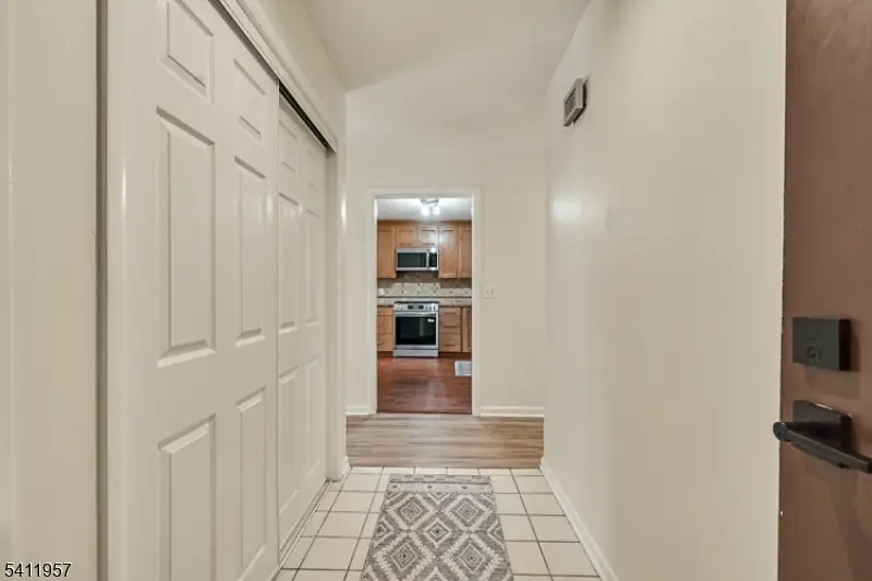 127 Oakmont Ct, Edison, NJ 08820 - #1