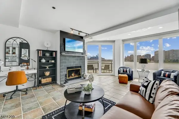 600 Harbor Blvd, 926 #926, Weehawken Twp., NJ 07086