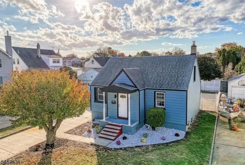 685 Edgewood Pl, North Brunswick, NJ 08902 - #1