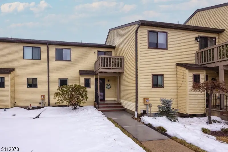 7 Lake Ct, Raritan, NJ 08822 - #3