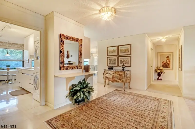 2 Claridge Dr. 2hw, Verona, NJ 07044 - #2