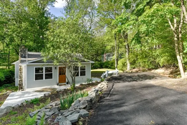 39 Old Rd, Ringwood Boro, NJ 07456