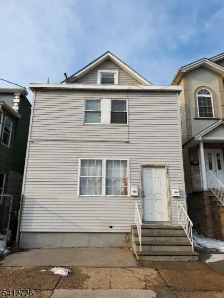 221 Center St, Elizabeth City, NJ 07202