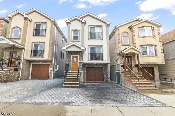 56 Delaware St, Elizabeth City, NJ 07206