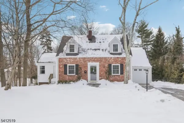 19 Linwood Ave, Midland Park Boro, NJ 07432