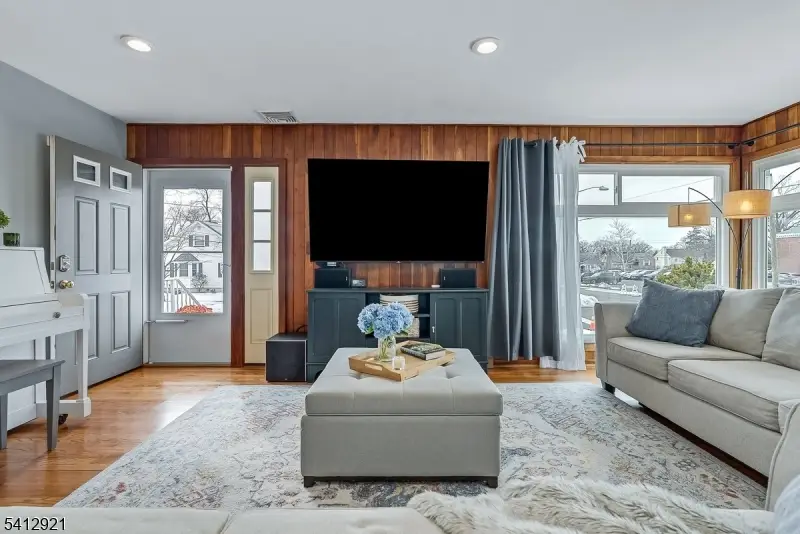 381 Dogwood Dr, Union, NJ 07083 - #3