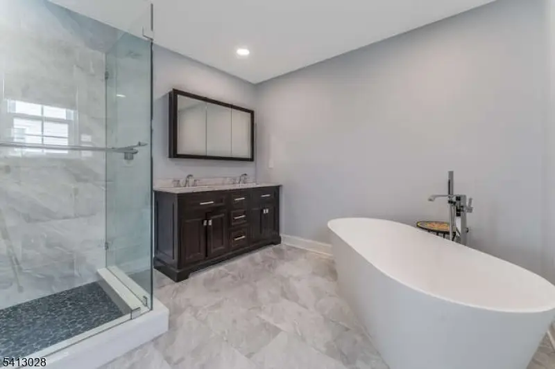 11 Elmara Dr, Bradley Gardens, NJ 08807 - #3