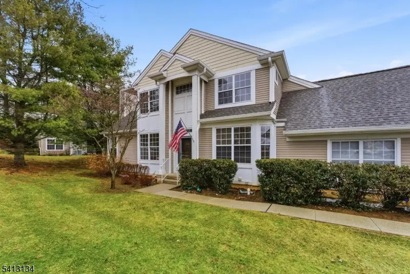 1331 Eagles Nest Ct, Lopatcong Overlook, NJ 08886 - #2