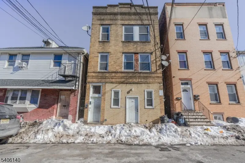 529 E Jersey St, Elizabeth, NJ 07206 - #1