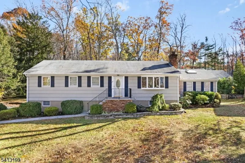 134 Rutgers Ave, Berkeley Heights, NJ 07922 - #1