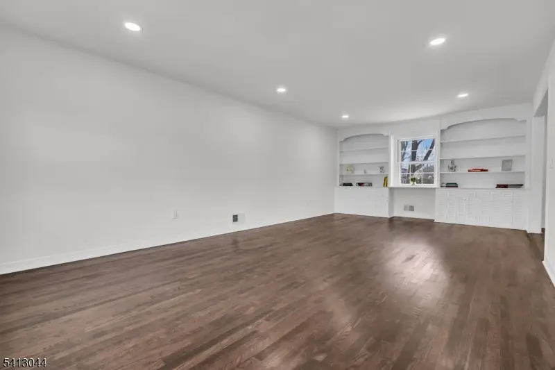 684 Gallows Hill Rd, Cranford, NJ 07016 - #3