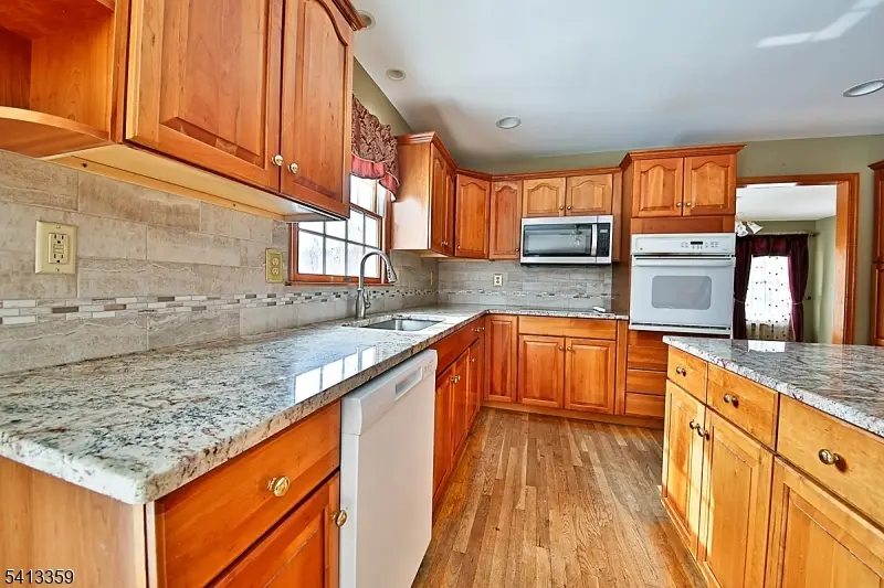 2 Marc Dr, Wantage, NJ 07461 - #3