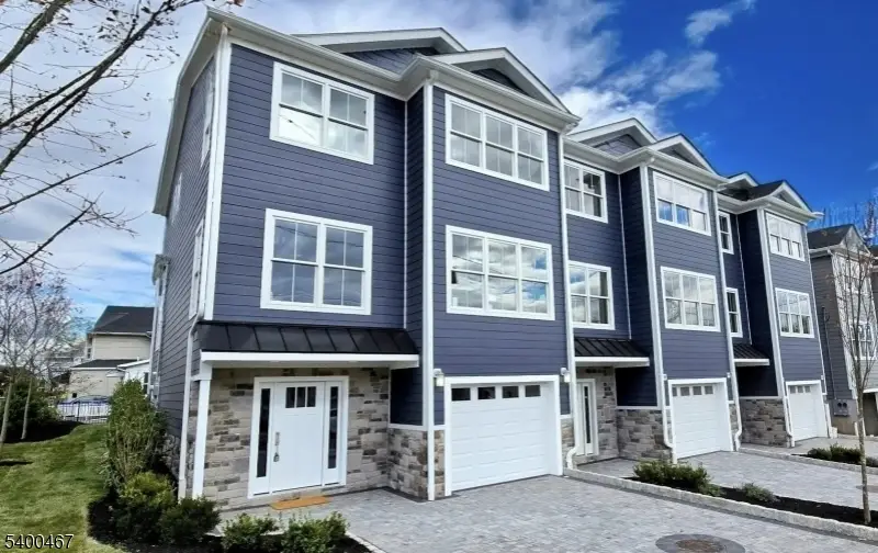 194 Canterbury Ave, North Arlington, NJ 07031 - #1