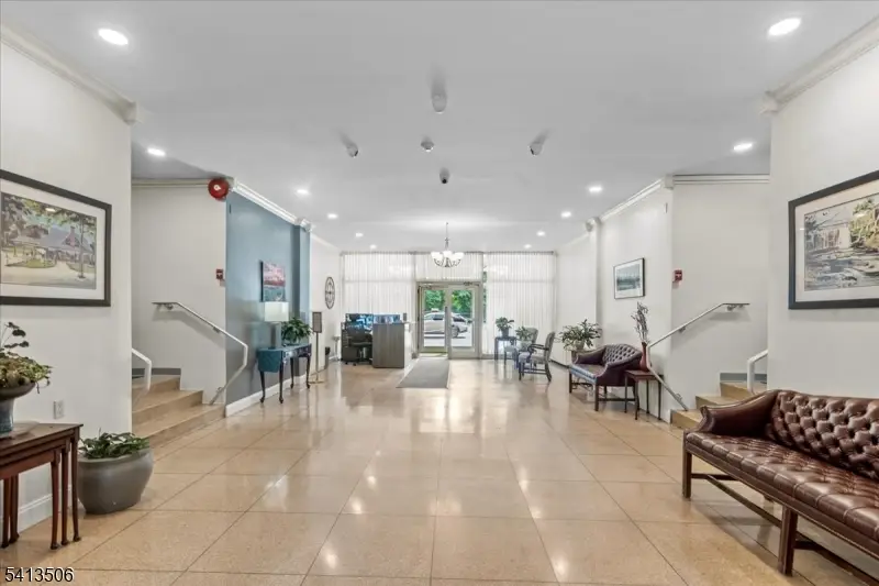 926 Bloomfield Ave #5E, Glen Ridge, NJ 07028 - #2