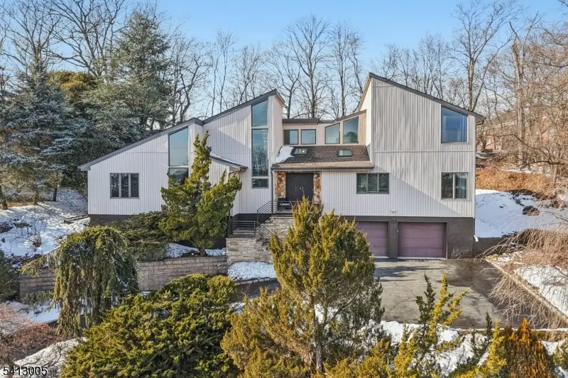 19 Skyline Dr, West Orange, NJ 07052 - #2