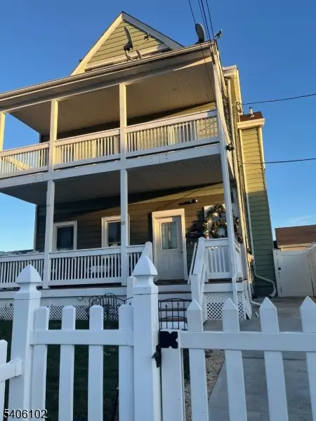 8 Zabriskie St, Haledon, NJ 07508 - #2