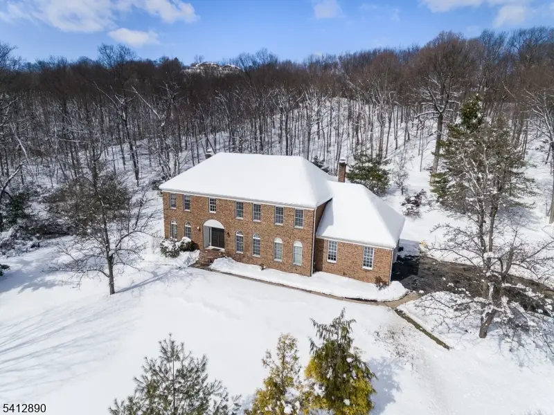 11 Clearwater Dr, Kinnelon, NJ 07405 - #1