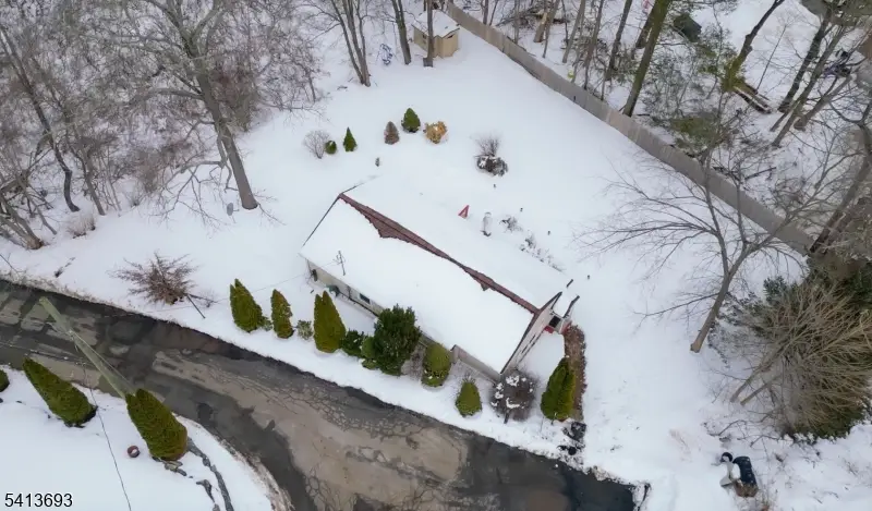 10 Ludlow St, Lake Hopatcong, NJ 07885 - #3