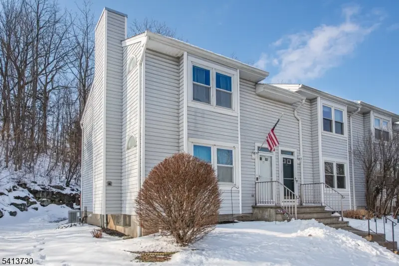 17 Village Dr, Hamburg, NJ 07419 - #1