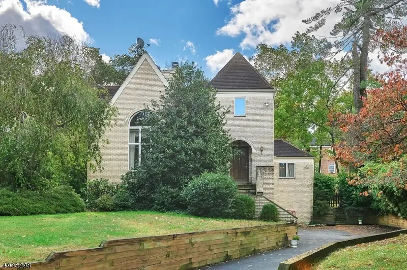 25 Bedford Rd, Summit, NJ 07901 - #1