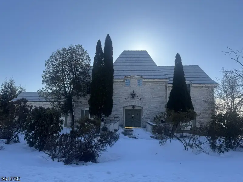 70 Crest Dr, South Orange, NJ 07079 - #1