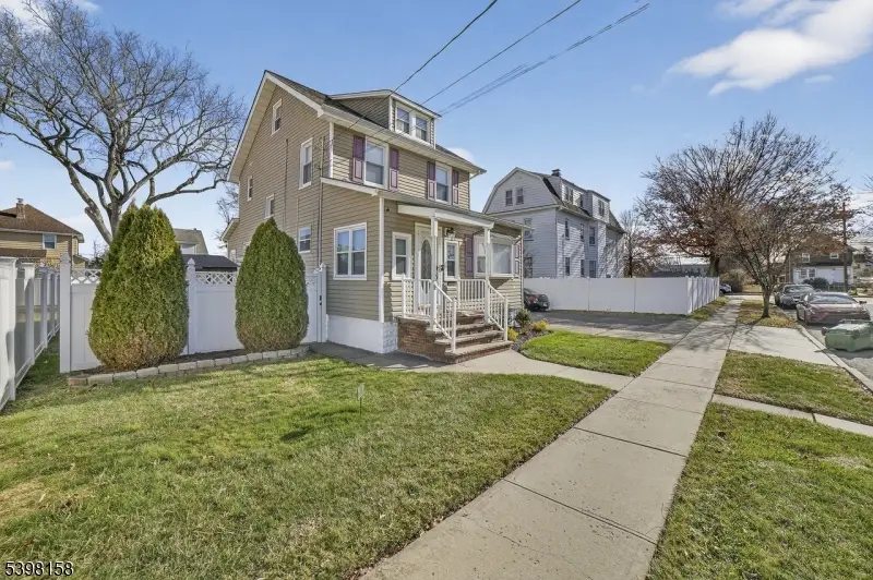 121 Myrtle St, Roselle, NJ 07203 - #2