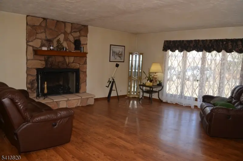 23 Phillips Pl, Dunellen, NJ 08812 - #3