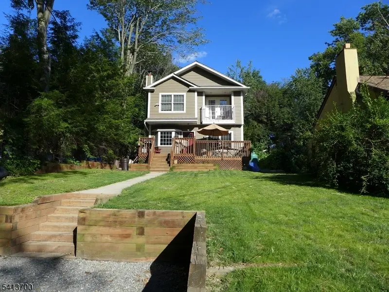 34 Race Track Dr, Upper Greenwood Lake, NJ 07480 - #1