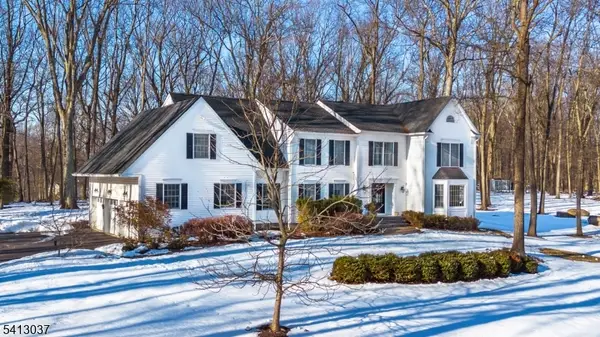 7 Chestnut St, Washington Twp., NJ 07853