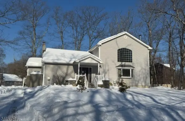 8 Lincoln Trl, Hopatcong Boro, NJ 07843