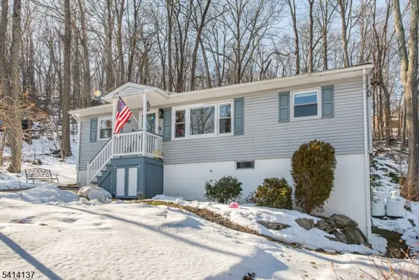 17 Valley View Rd, Vernon Twp., NJ 07462