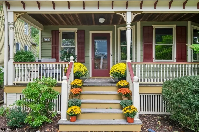 11 Valley Pl, Upper Montclair, NJ 07043 - #3