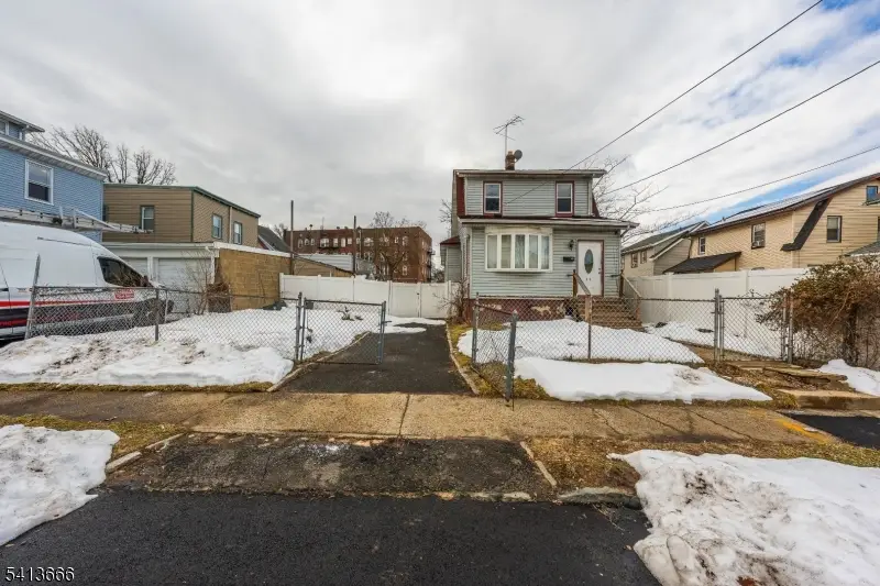 9-11 Stratford Pl, Irvington, NJ 07111 - #1