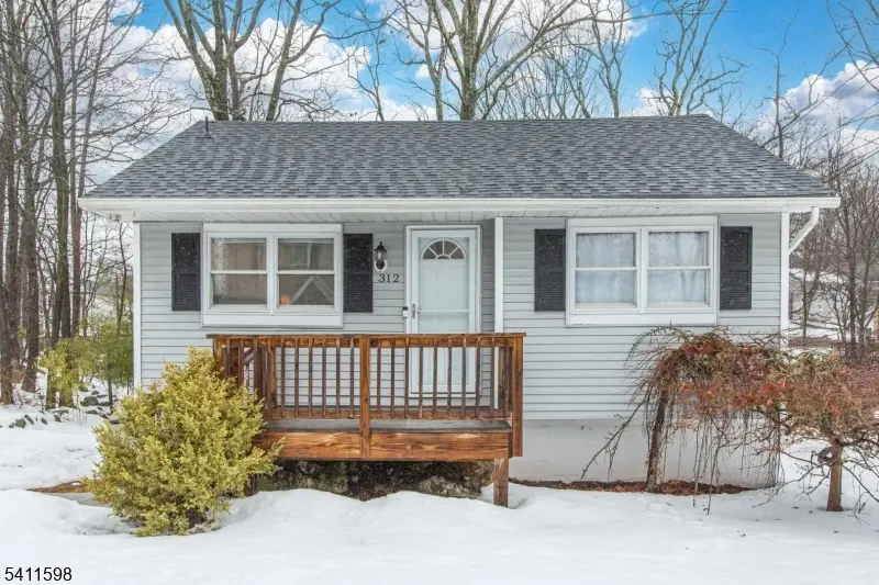 312 Idalroy Trl, Hopatcong, NJ 07843 - #1