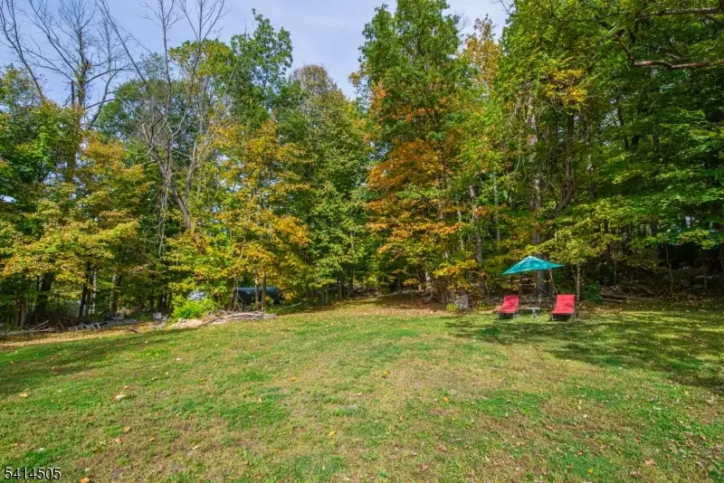 25 Lake Pochung Rd, Vernon, NJ 07461 - #2