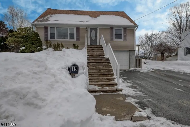 19 Ogden Ter, Butler, NJ 07405 - #1