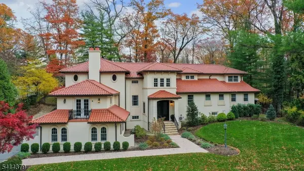 4 Meadow Ln, Roseland Boro, NJ 07068