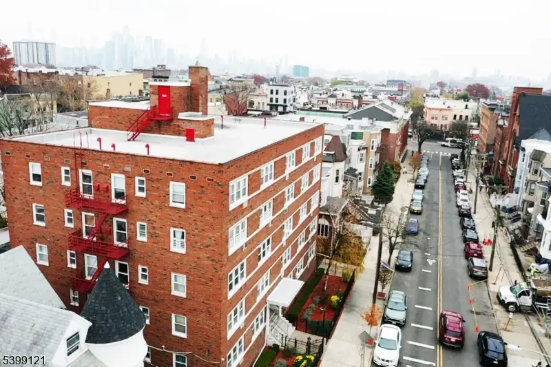 154 Bowers St #2D, Jersey City, NJ 07307 - #3