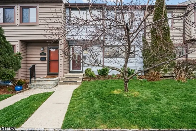 424 Tall Oak Ln, Hillsborough, NJ 08844 - #2