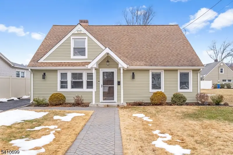 122 Greenbrook Rd, Dunellen, NJ 08812 - #1