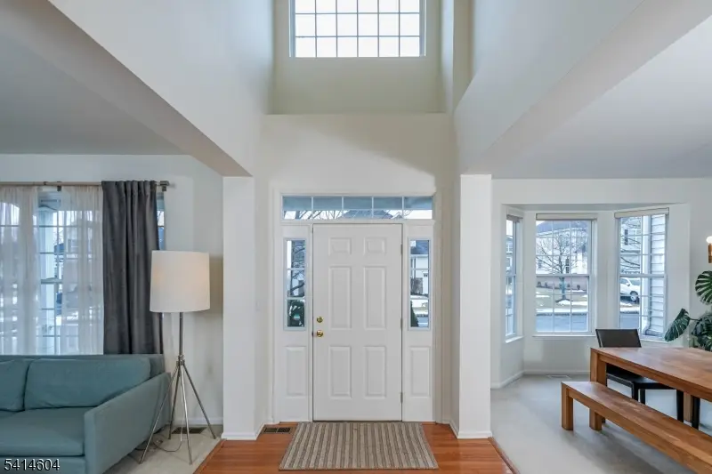 6 Stable Ln, Raritan, NJ 08822 - #2