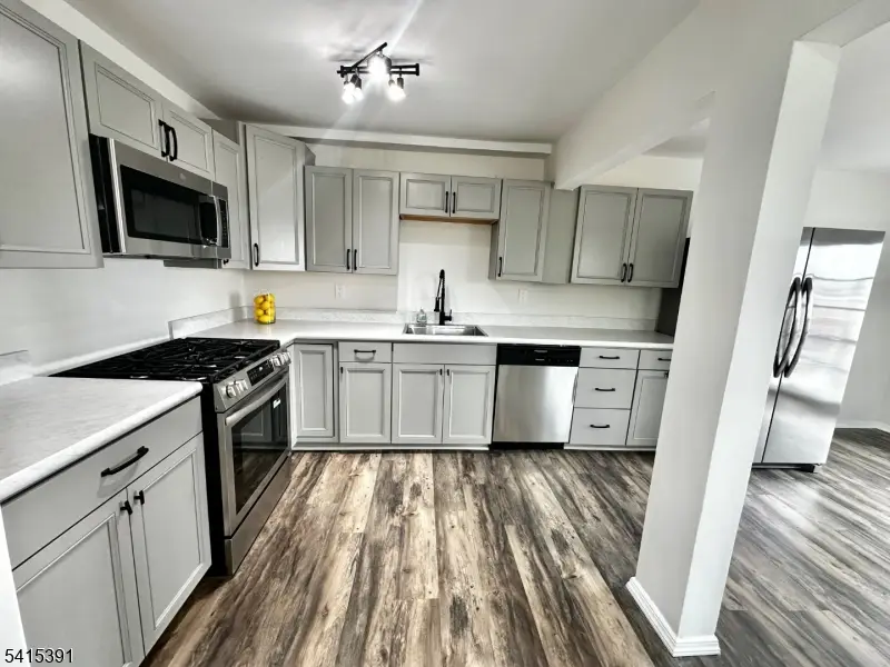 24 Susan Ln, East Brunswick, NJ 08816 - #3