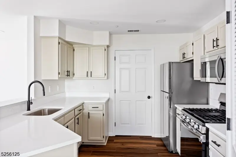 6001 Tudor Dr #6001, Pompton Plains, NJ 07444 - #2