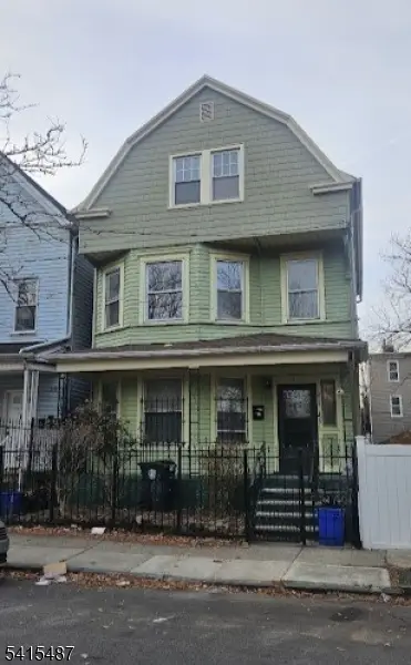 212 3rd St, Newark City, NJ 07107