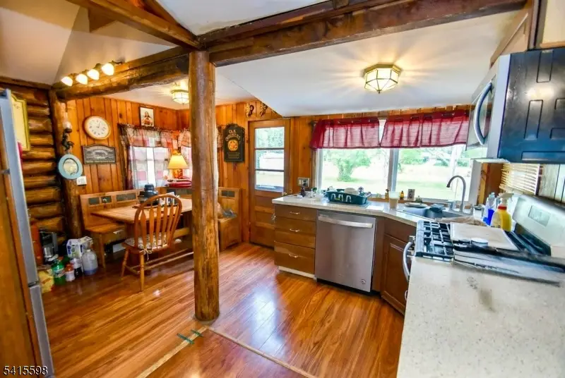 21 Grandview Ave, Stockholm, NJ 07460 - #3