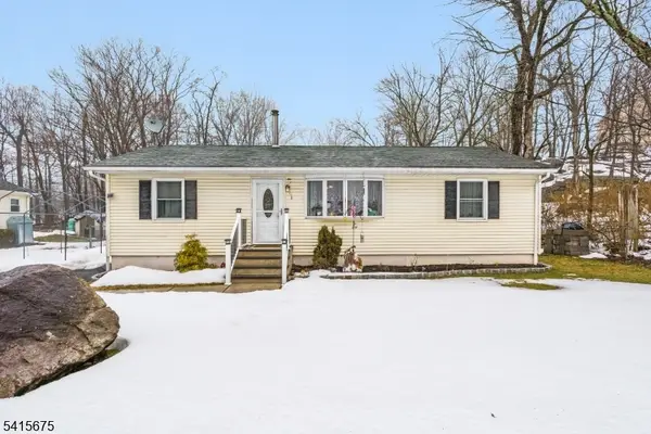 9 Temple Trl, Hopatcong Boro, NJ 07843