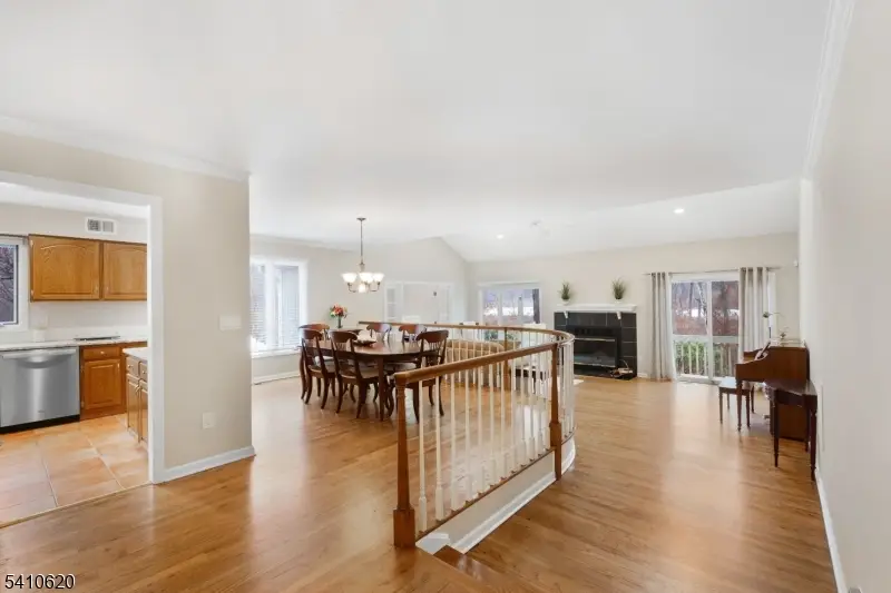 35 Roberts Cir, Basking Ridge, NJ 07920 - #3