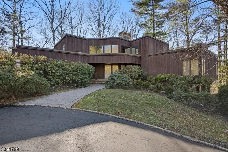 115 Hill Hollow Rd, Watchung, NJ 07069 - #1